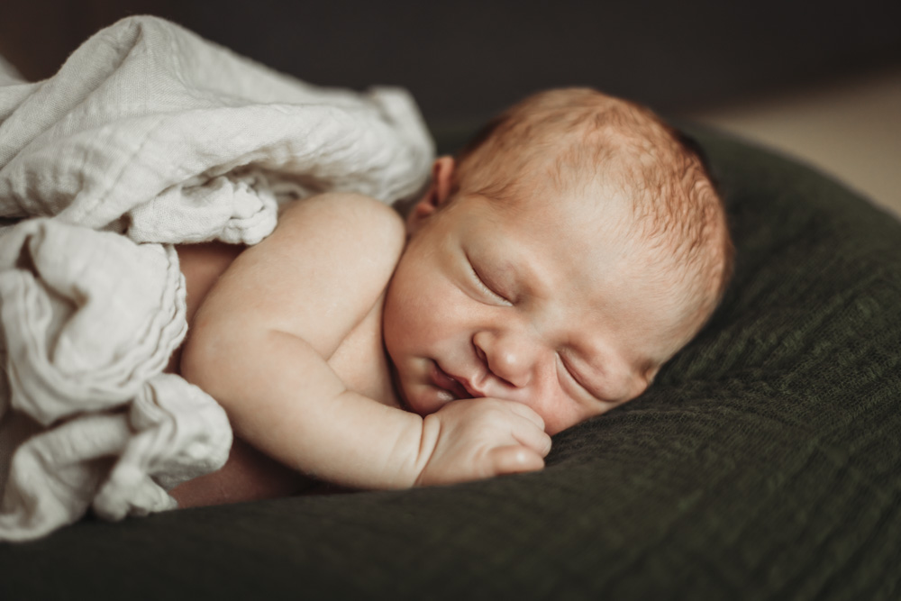 nyfødt-billeder-august-sover