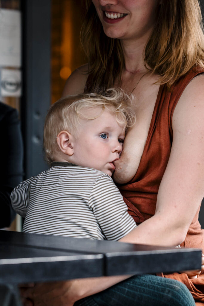 fotoprojekt-boob-rights-normaliser-amning-motherhood-eva-walther