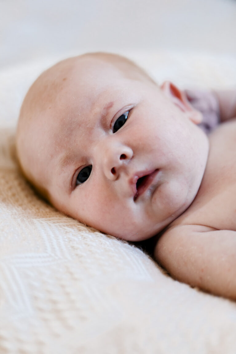 gravid-nyfoedt-fødselsfotograf-eva-walther